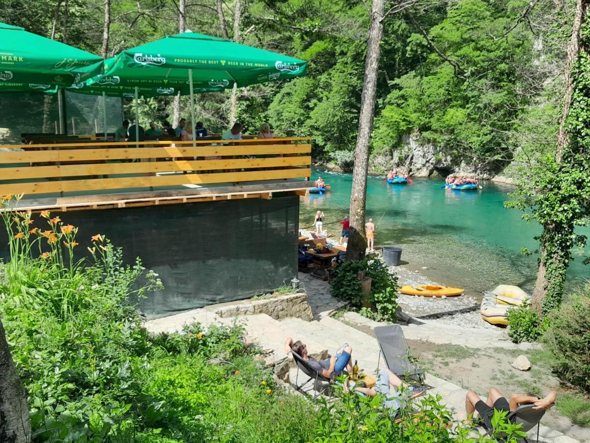 Rafting Camp Encijan Hotel Foca Ngoại thất bức ảnh