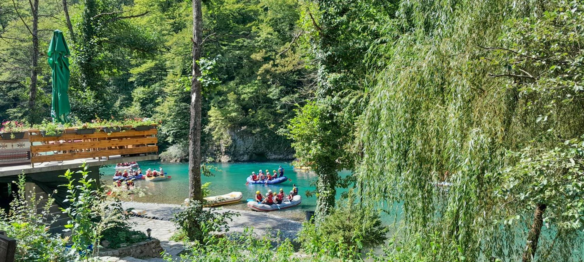 Rafting Camp Encijan Hotel Foca Ngoại thất bức ảnh