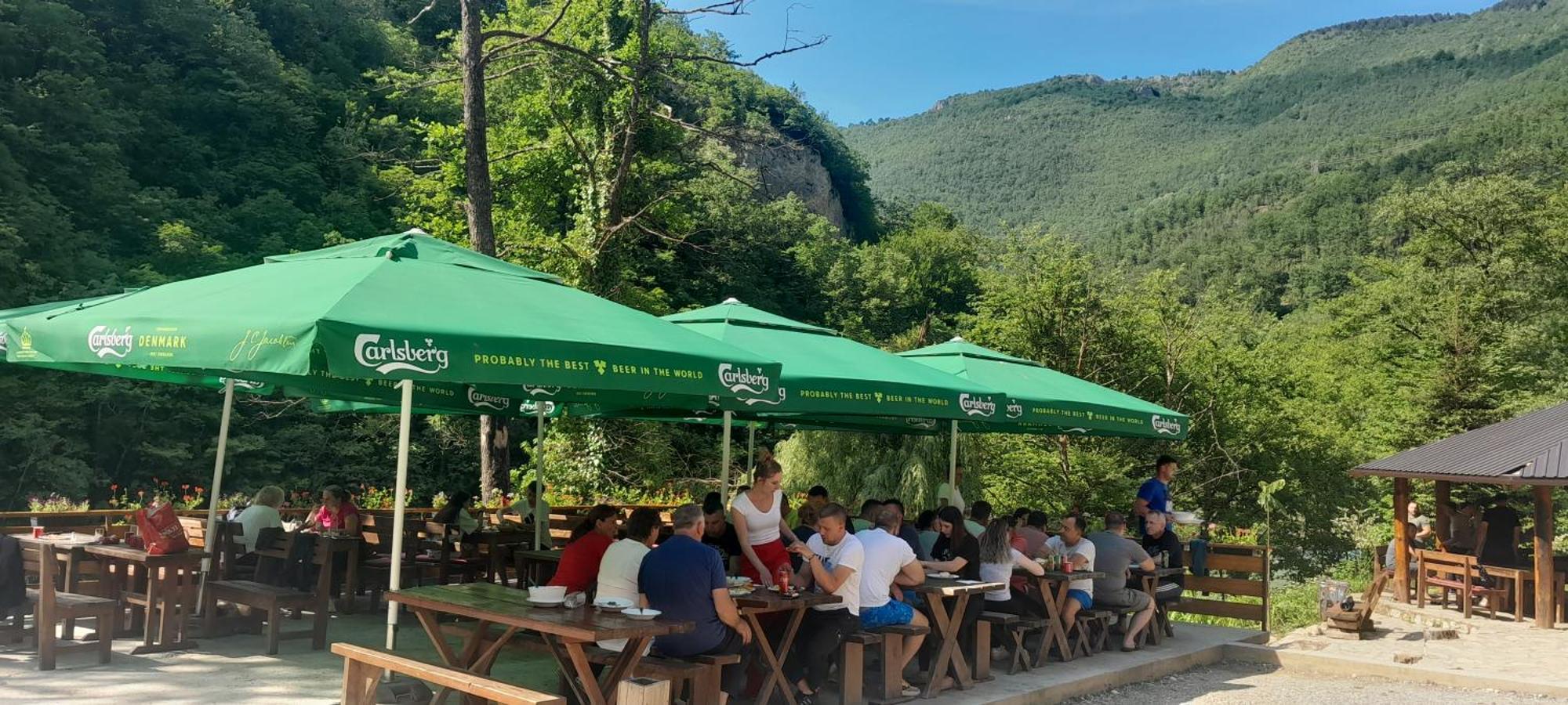Rafting Camp Encijan Hotel Foca Ngoại thất bức ảnh