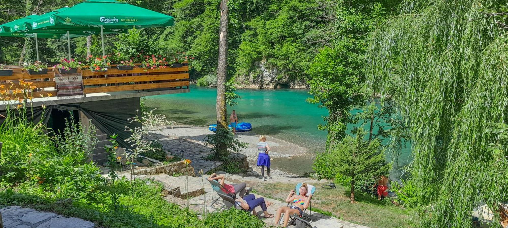 Rafting Camp Encijan Hotel Foca Ngoại thất bức ảnh